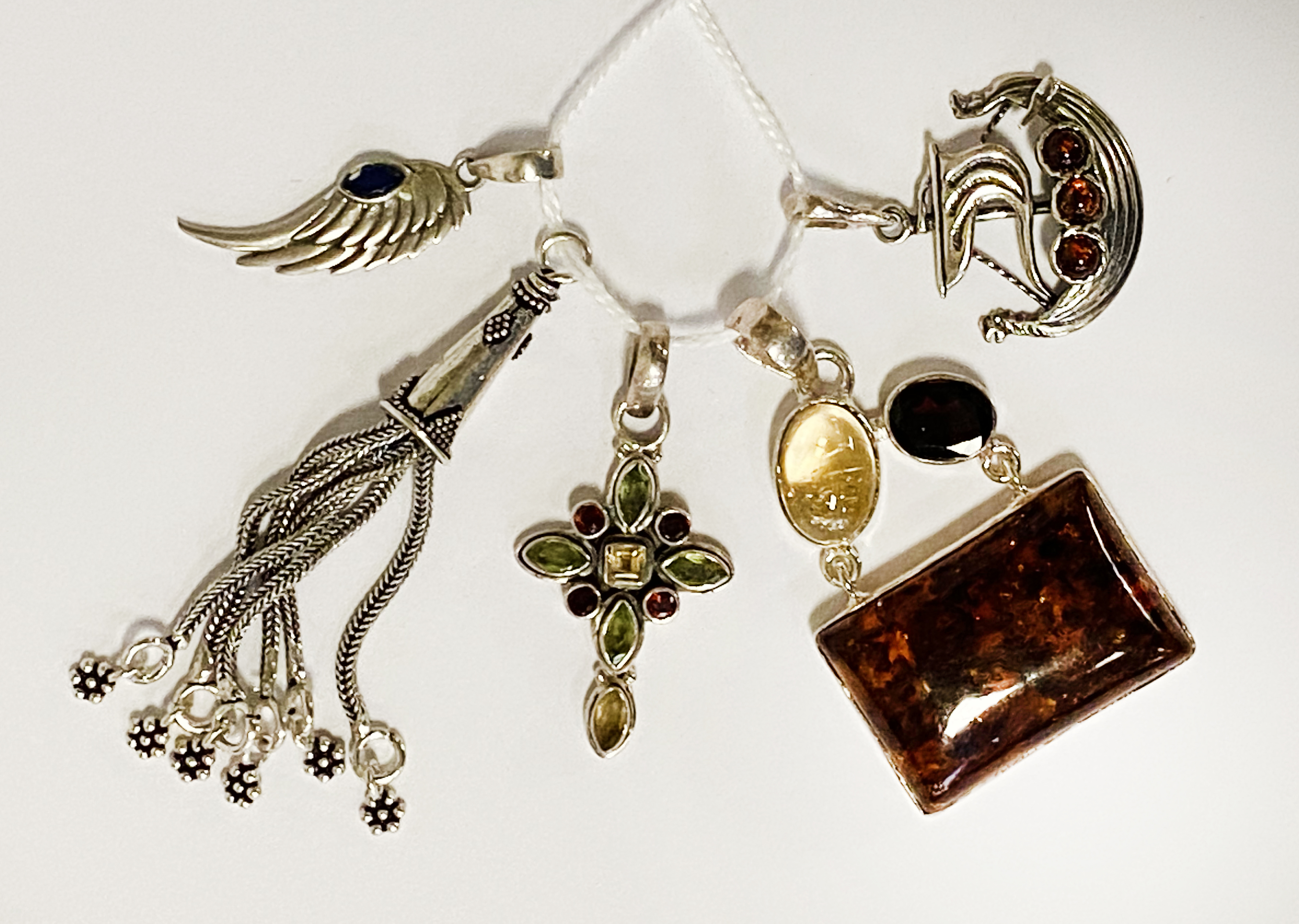 QTY OF STERLING SILVER AMBER & GEMSTONE JEWELLERY