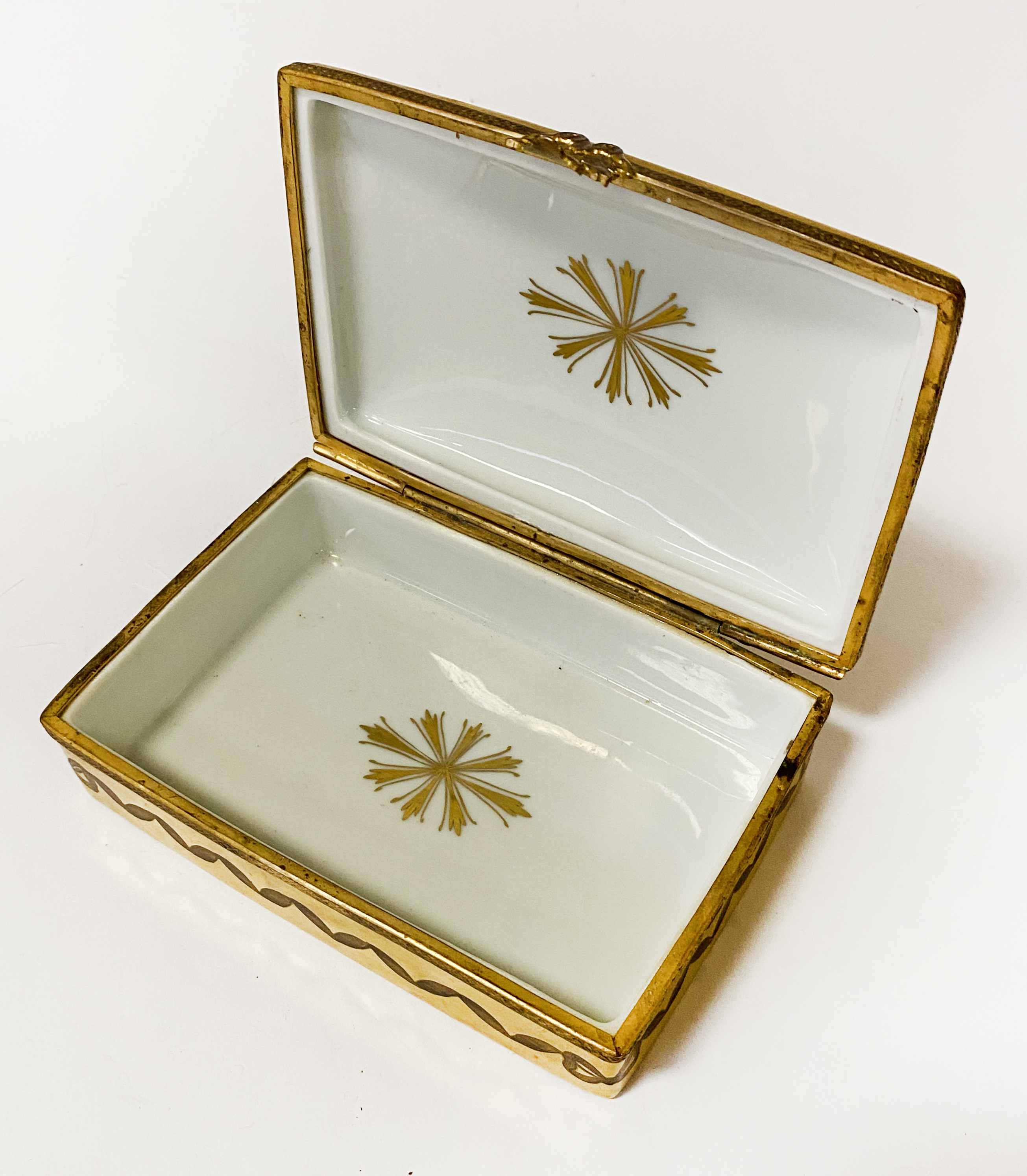 FRENCH LIMOGES CASKET, DISH & HAND PAINTED SALAD SERVERS - Image 5 of 6