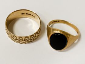 TWO 9CT GOLD RINGS - APPROX 6G