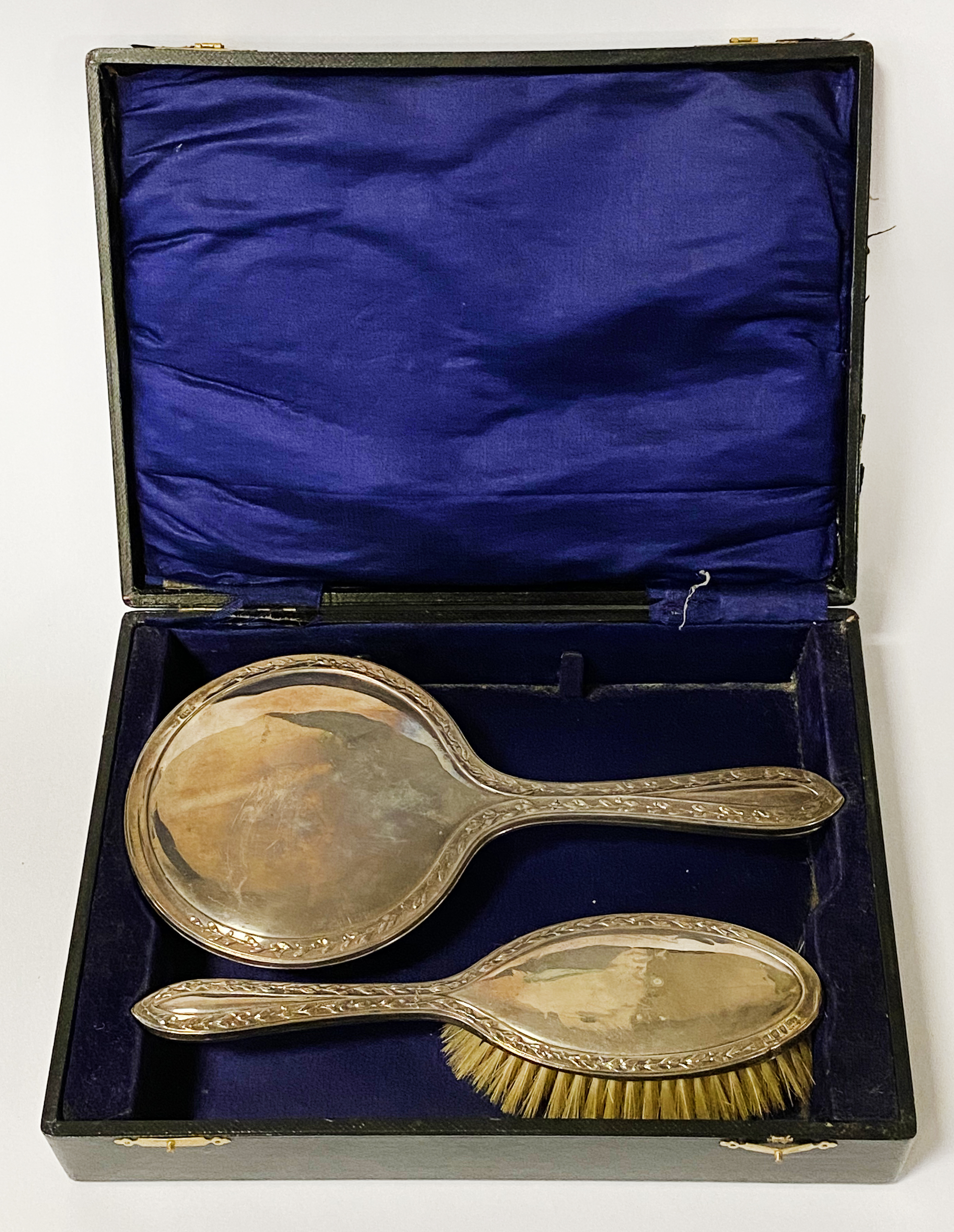 HM SILVER BOXED MIRROR & HAIRBRUSH - Image 2 of 3