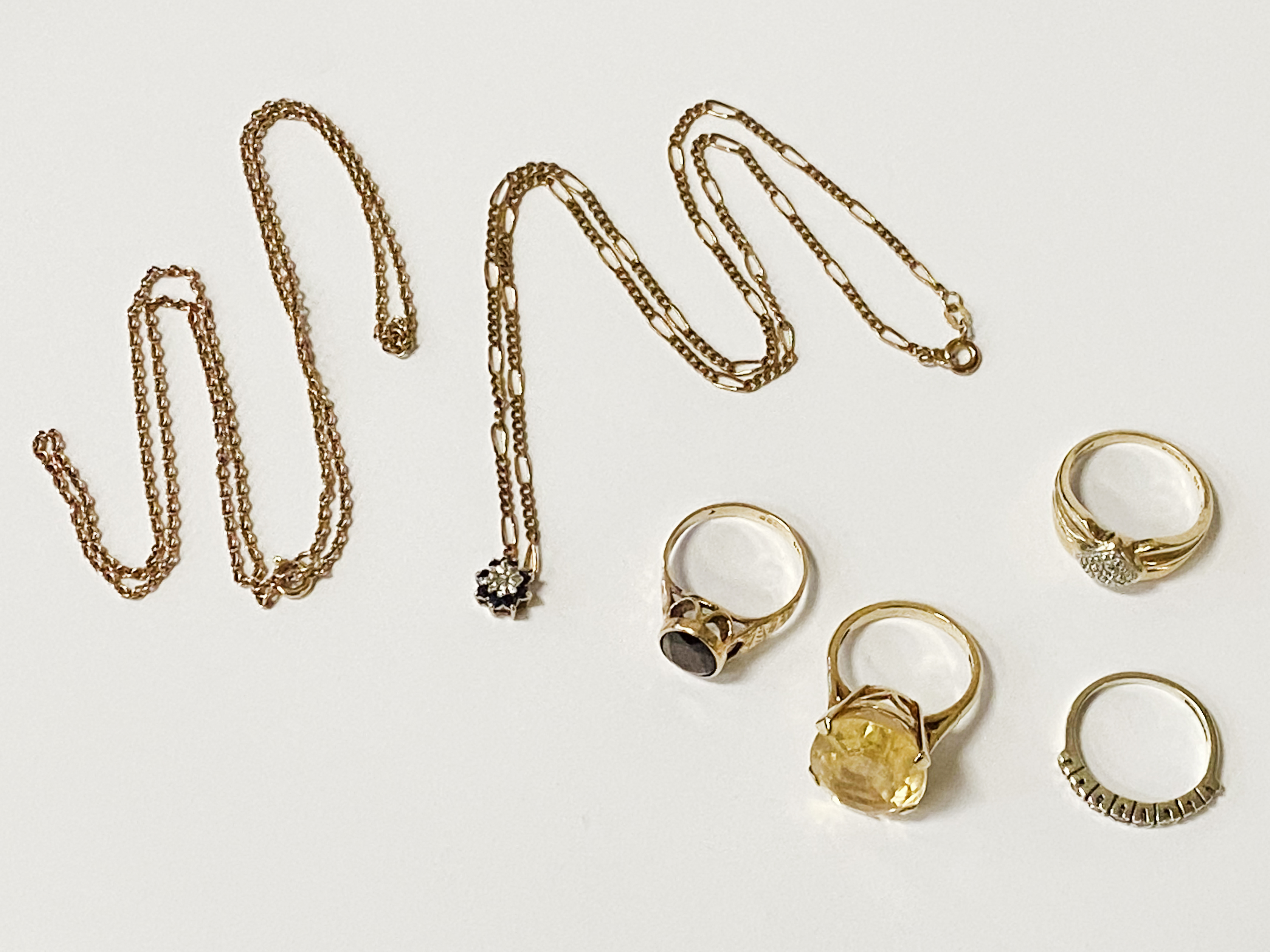 QTY OF 9CT GOLD ITEMS 23.6 GRAMS APPROC (INC. STONES)