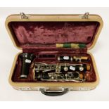 BOOSEY & HAWKES CLARINET IN ORIGINAL CASE