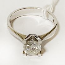 18CT WHITE GOLD DIAMOND RING - APPROX 1.10CT - SIZE M