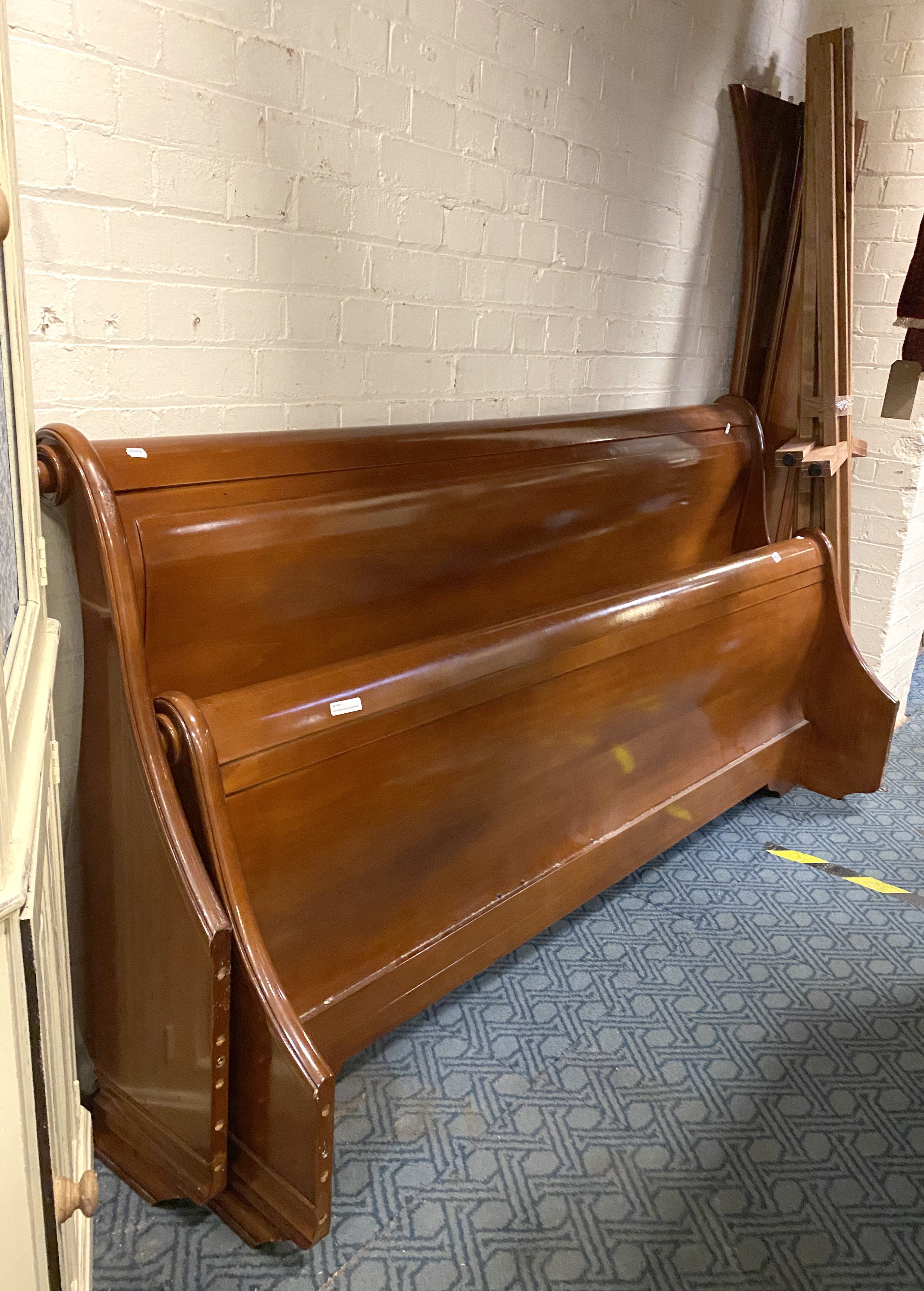 MAHOGANY SLEIGH BED FRAME - 6FT