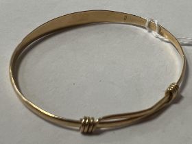 18CT GOLD BANGLE - APPROX 4.7 GRAMS
