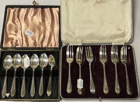 SET OF SIX HM SILVER TEASPOONS & A SET OF 6 HM SILVER DESERT SPOONS, BOTH BOXED
