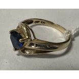 10CT YELLOW GOLD DIAMOND RING & SAPPHIRE RING SIZE M