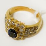 18CT GOLD SAPPHIRE & DIAMOND RING - SIZE K 6.1 GRAMS APPROX