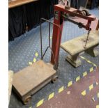 AVERY FARMERS WEIGHING SCALES