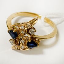18CT GOLD (TESTED) SAPPHIRE & DIAMOND RING - SIZE L/M 3.4 GRAMS APPROX