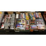 FOUR TRAYS OF MODEL BUSES INCL. CORGI ETC