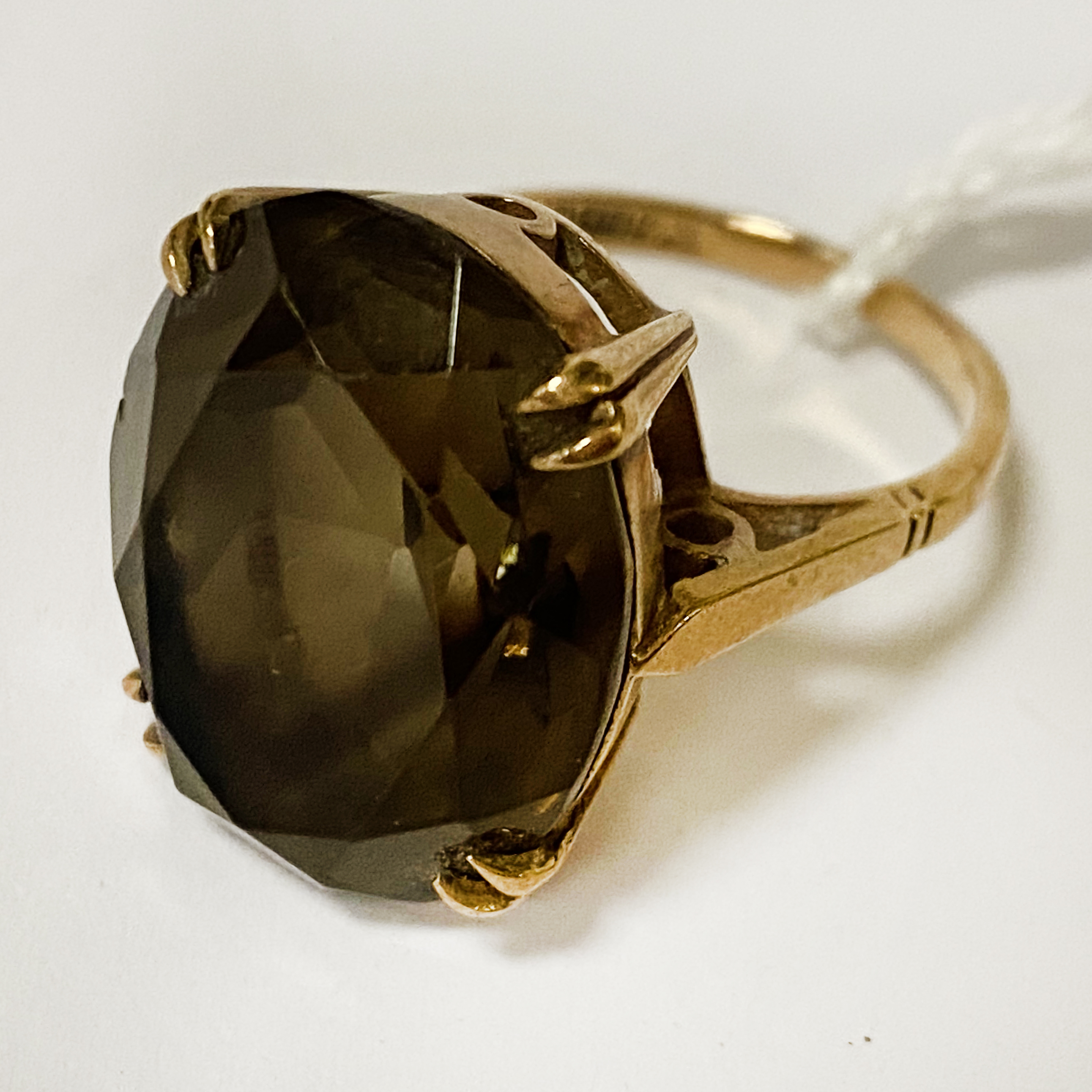 9CT GOLD SMOKY QUARTZ RING SIZE M 6.8 GRAMS APPROX