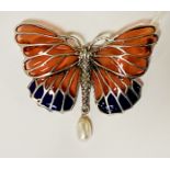 STERLING SILVER BUTTERFLY PENDANT BROOCH WITH PEARL DETAIL