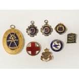 MASONIC MEDALLION WITH A SELECTION OF BADGES