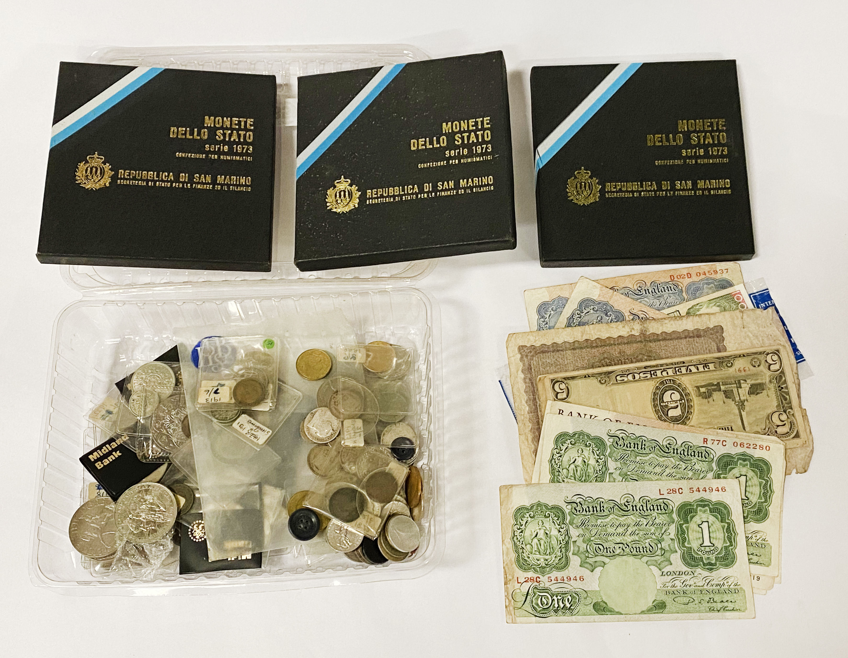 COLLECTION OF MIXED WORLD COINS & BANKNOTES