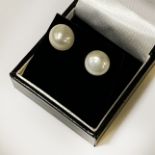 9CT GOLD LARGE SOUTH SEA PEARL STUDS