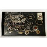 COLLECTION OF SILVER JEWELLERY & WHITE METAL