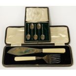 5 MAPPIN & WEBB HM SILVER COFFEE SPOONS BOXED (1 MISSING) WITH SILVER PLATED FISH SET ALSO BOXED