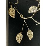 STERLING SILVER LEAF DESIGN NECKLACE & PAIR OF EARRINGS