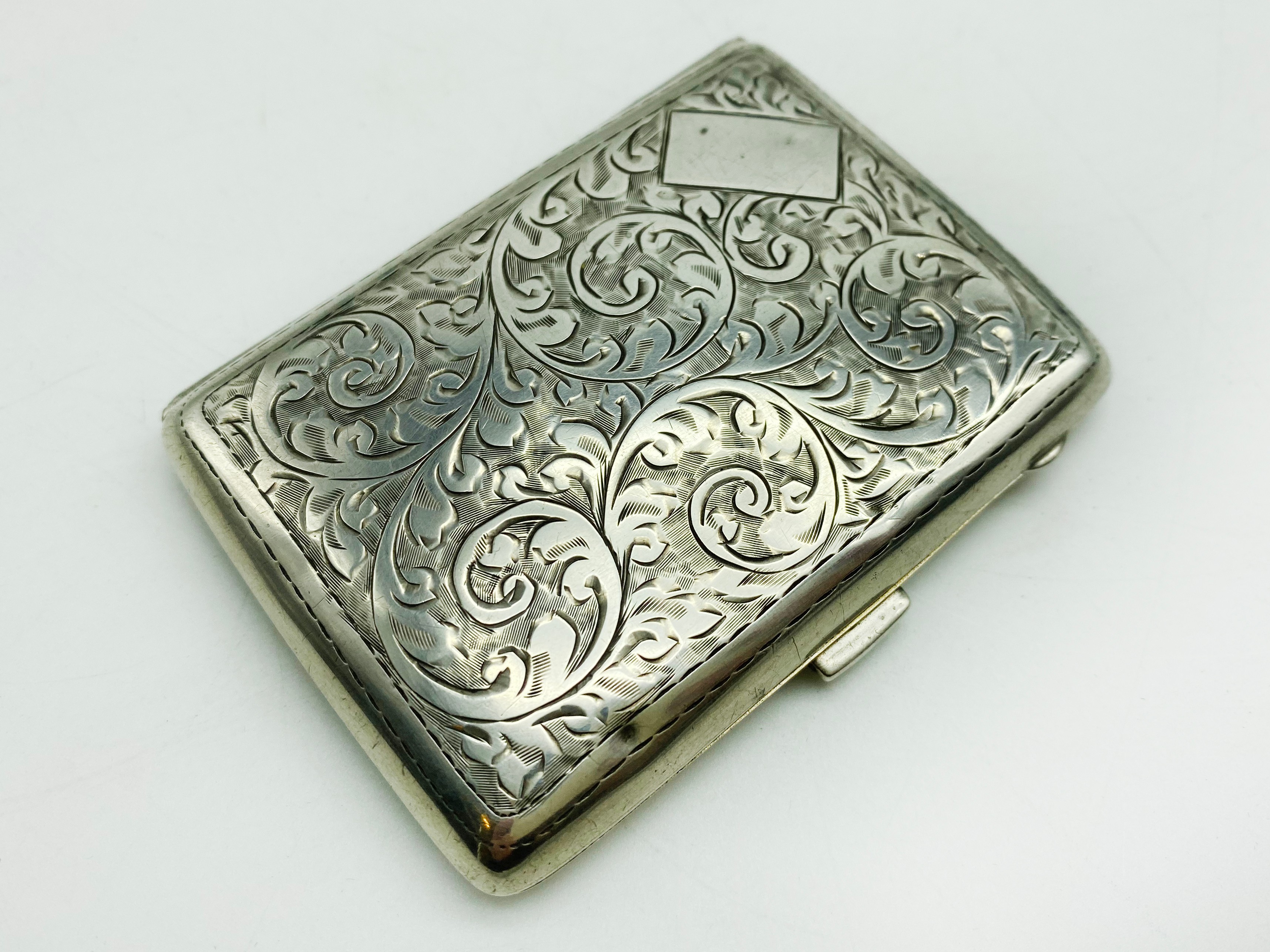 INTERESTING ITEMS LOT INCLUDING PAIR OF HALLMARKED SILVER MINIATURE TAZZAS, BROOCHES - Image 5 of 9