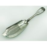 VICTORIAN HALLMARKED SILVER FISH SLICE