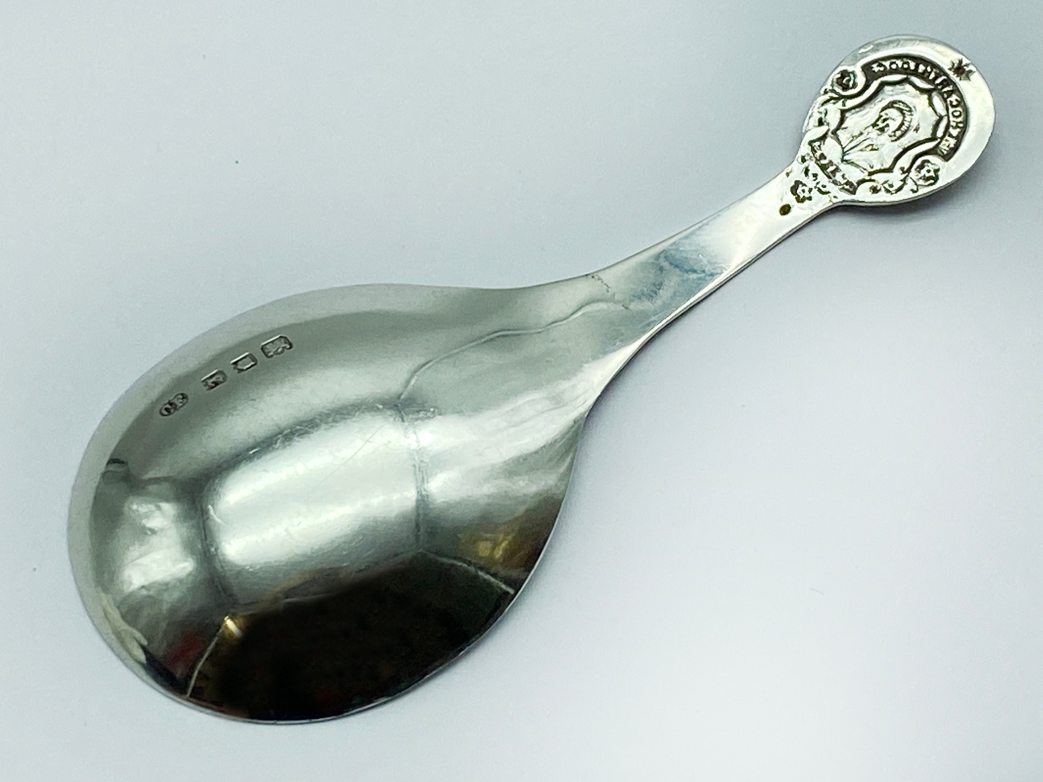 1920 LONDON HALLMARKED SILVER MASONIC TEA CADDY SPOON - Image 3 of 4