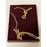 9CT GOLD PENDANT & CHAIN