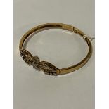 18CT GOLD & DIAMOND BANGLE