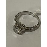 APPROX 1.39 CARAT DIAMOND IN TOTAL RING IN PLATINUM - SIZE L