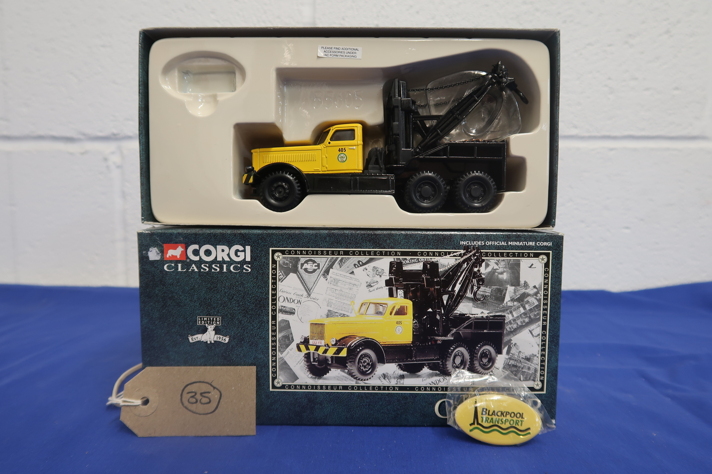 Corgi Diamond T Wrecker/Blackpool Transport - Mint/Box Slight Wear
