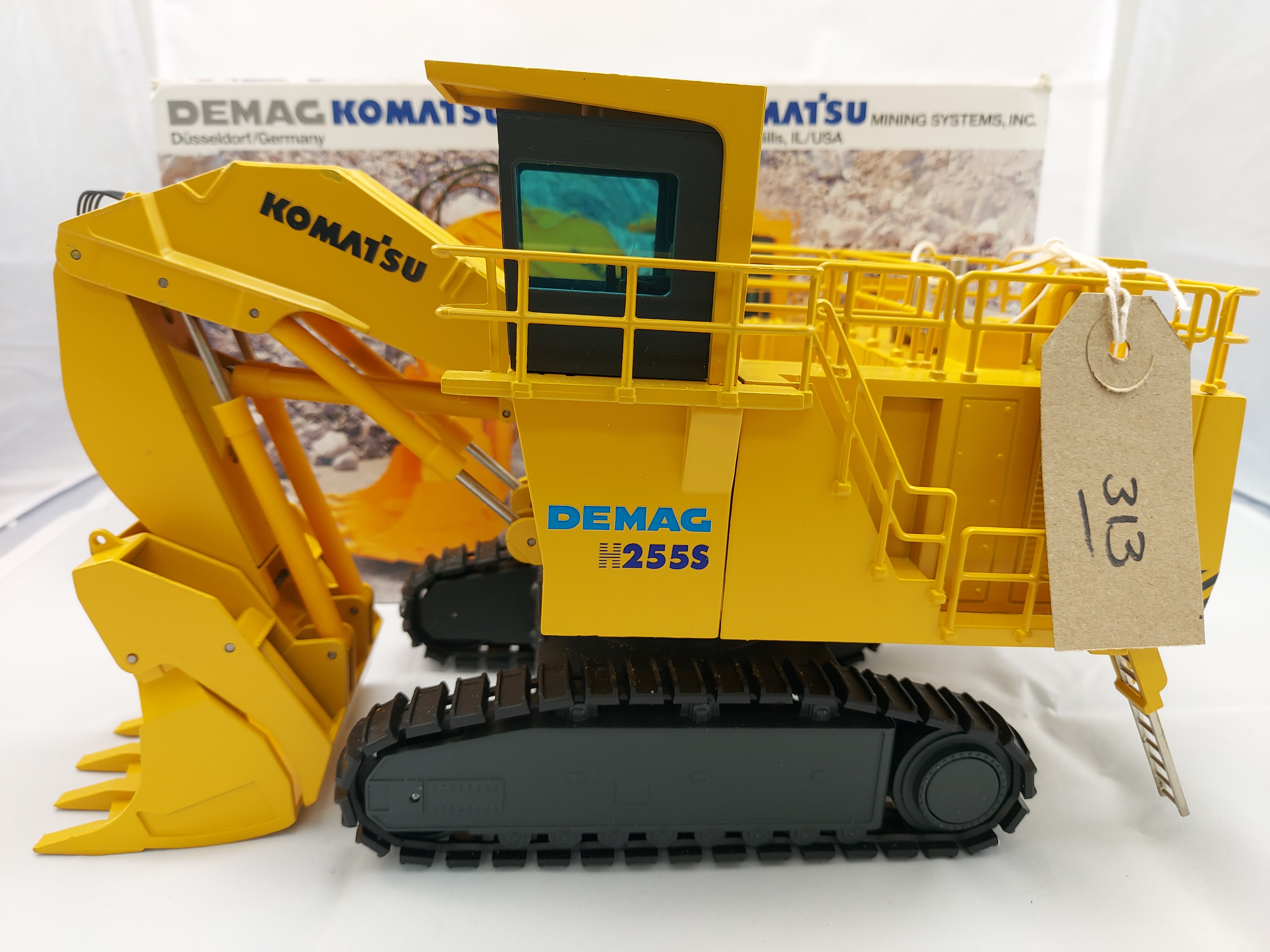 Demag Komatsu H255S Hydraulic Excavator