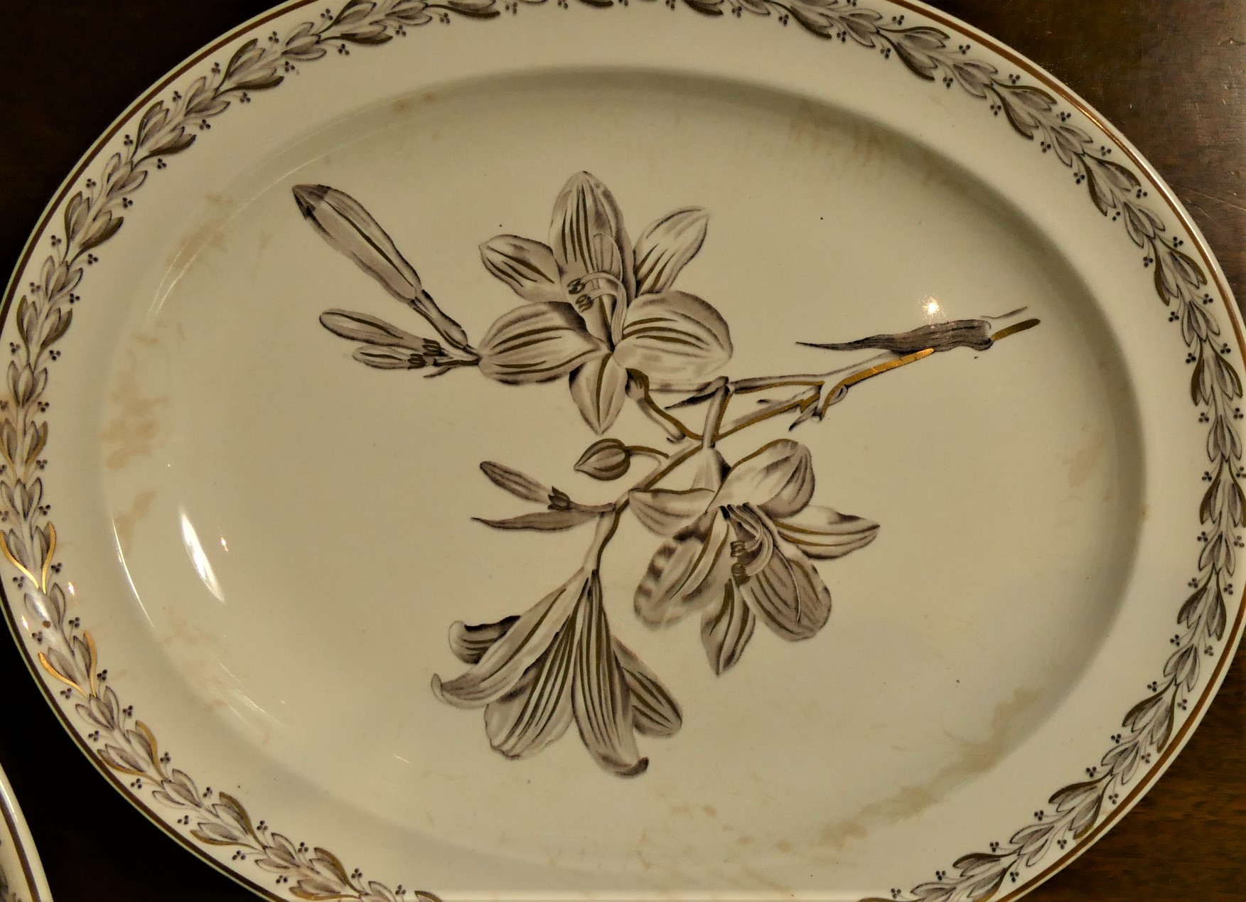 An Edwardian Wedgwood Etruria botanical part dinner service, stamped Wedgwood, Made in England, over - Image 3 of 27