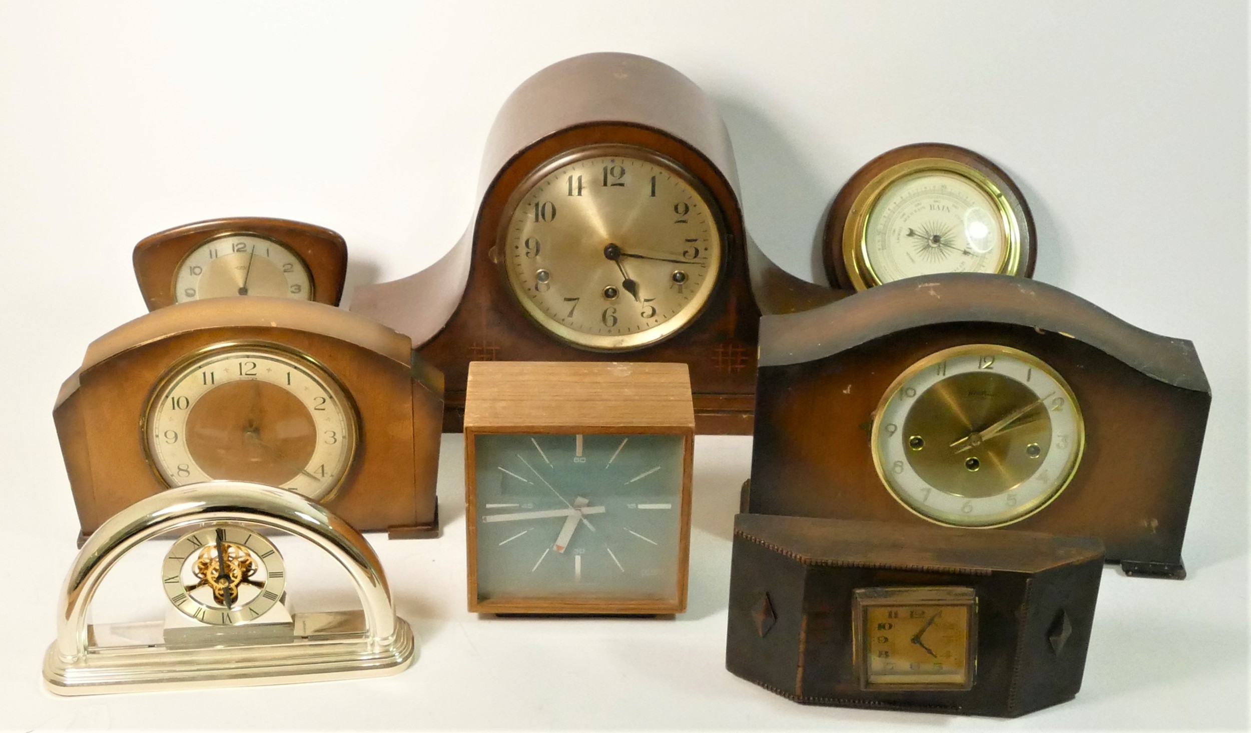 A collection of clocks to include, quartz carriage clocks, anniversary clocks and mantle clocks (2) - Image 2 of 2