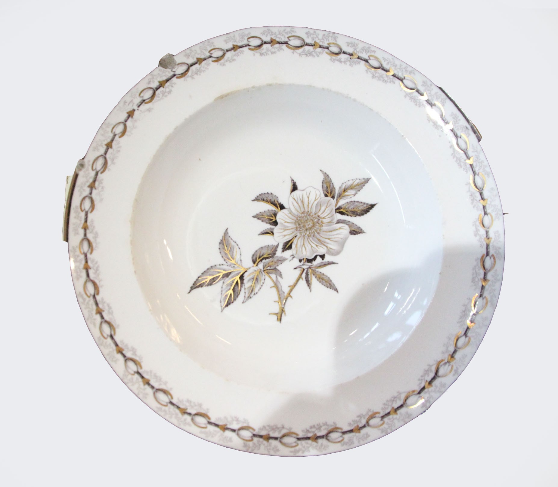 An Edwardian Wedgwood Etruria botanical part dinner service, stamped Wedgwood, Made in England, over - Image 13 of 27
