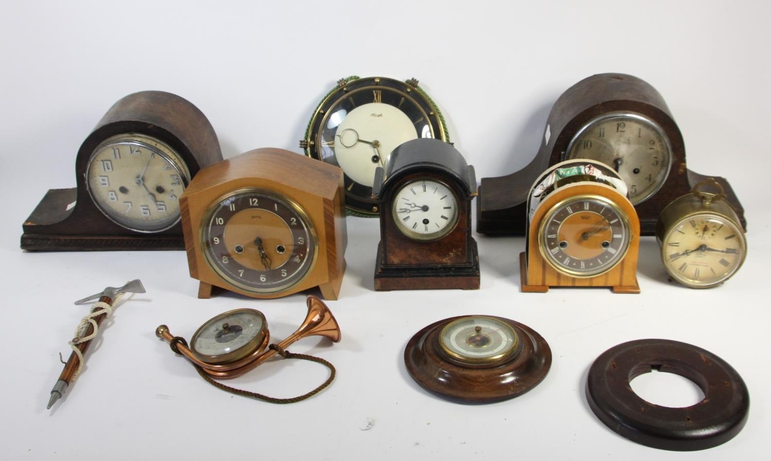 A collection of clocks to include, oak cased mantle clocks, a Croydon & Sons, Ipswich. Elliot