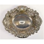 A silver oval bon bon dish, Birmingham 1989, with pierced and embossed decoration, 15.5 x 12.5cm,