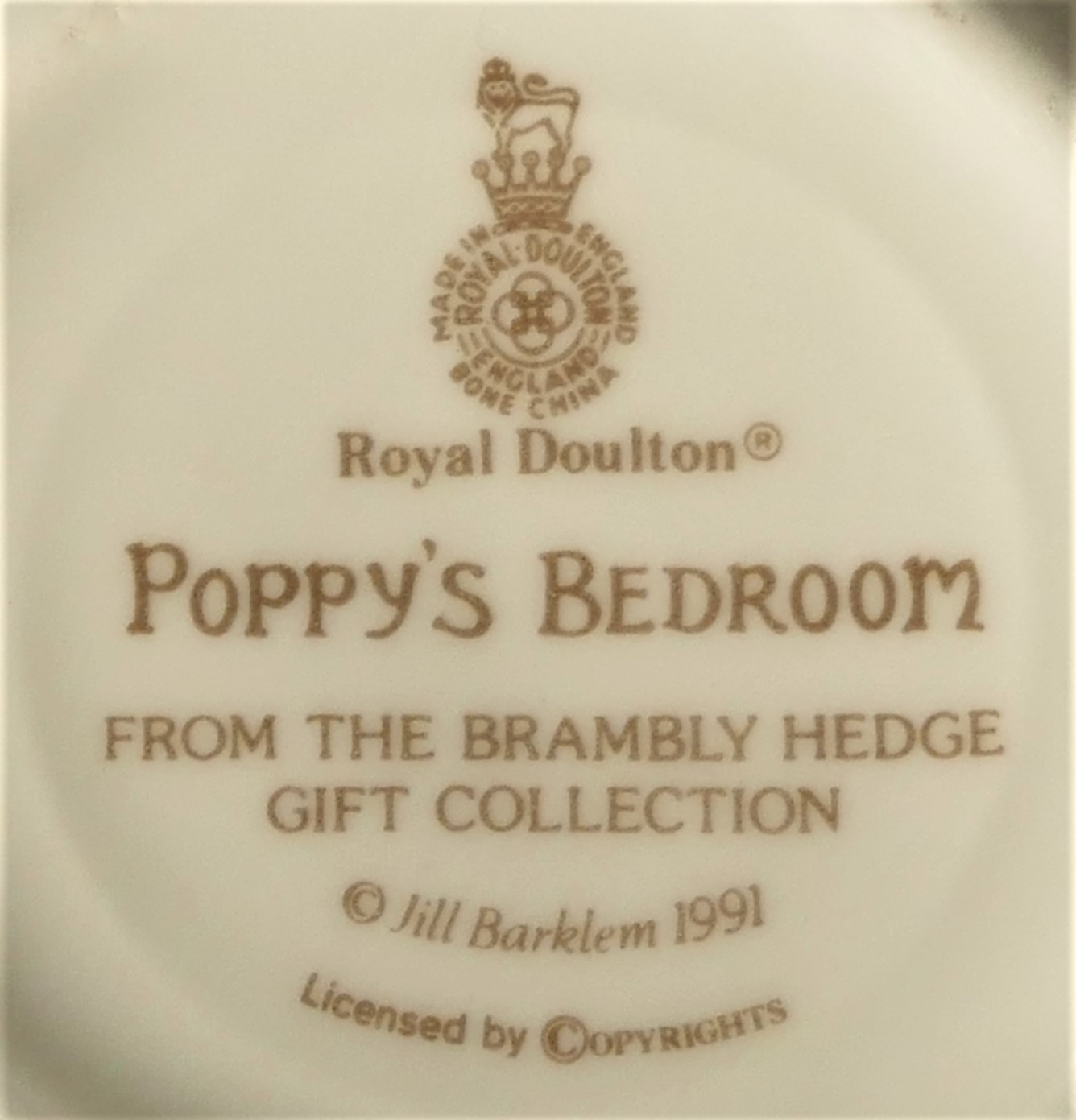 A collection of Royal Doulton Brambly Hedge ceramics to include, flower vases, picture frames, - Image 2 of 3