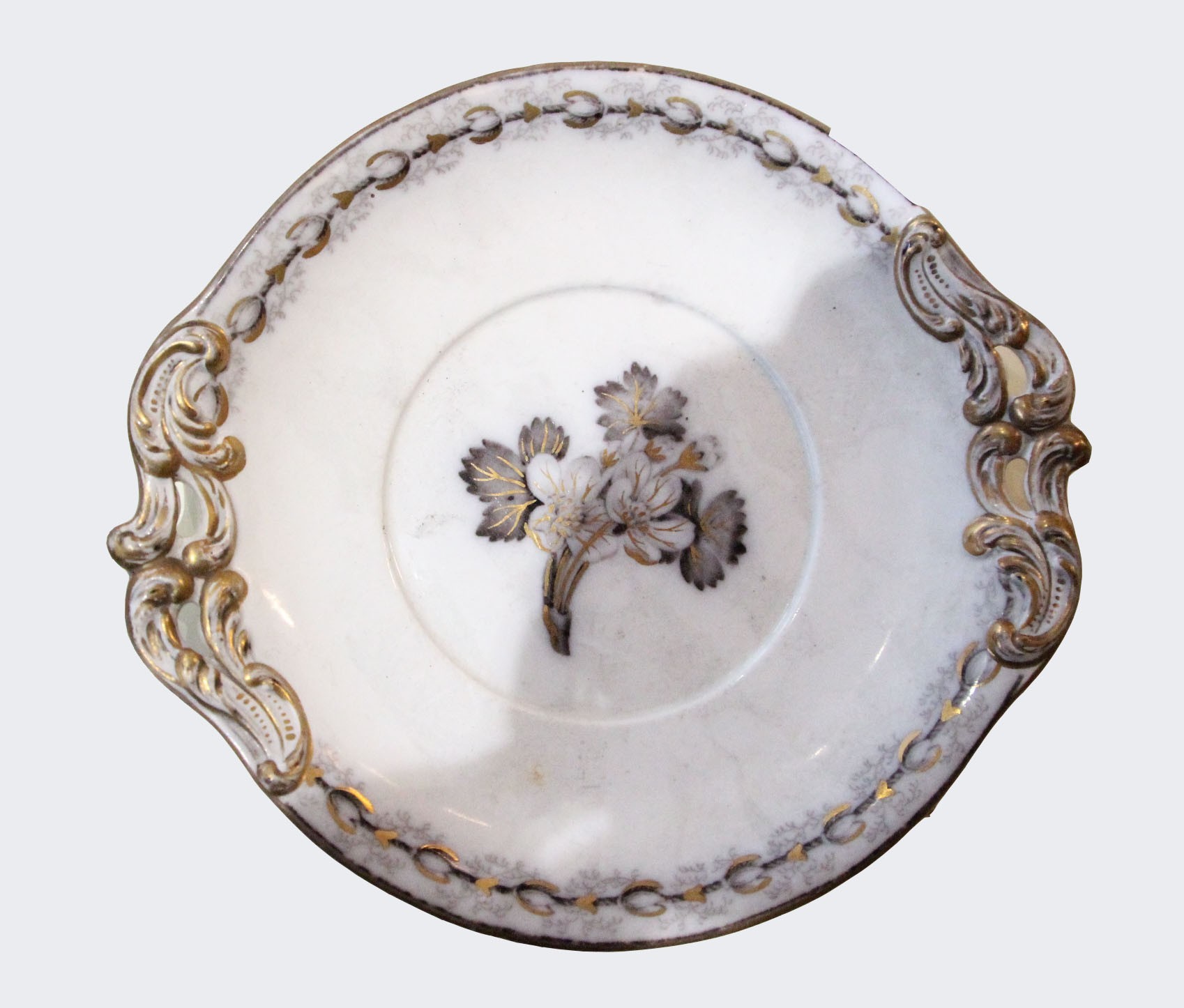 An Edwardian Wedgwood Etruria botanical part dinner service, stamped Wedgwood, Made in England, over - Image 11 of 27