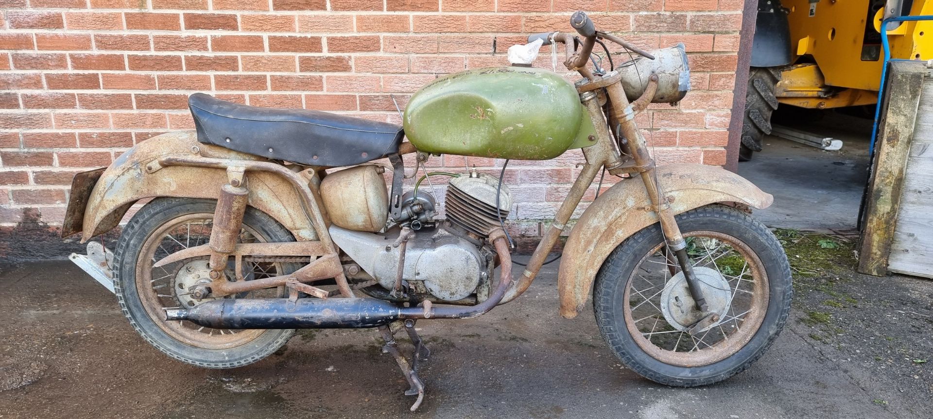 C.1955 Isomoto 125cc. Registration number not registered, NOVA 18P830165 dated 2017. Frame number