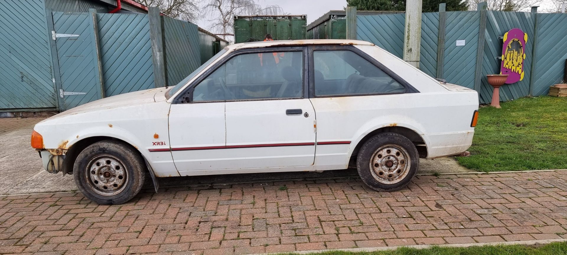 1988 Ford Escort XR3i, 1,597cc. Registration number E53 EAR. Chassis number SFABXXBBABJB32810. - Image 7 of 18