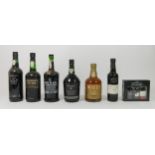 Rozes White Port, Rocha's Old Tawny Port, 3 other bottles of Port, Taylor's 1999 37 cl and 3 other