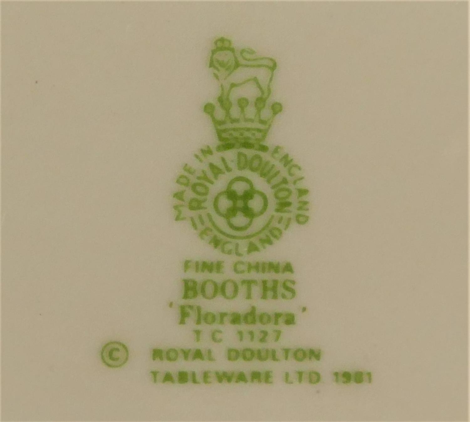 A Royal Doulton, Floradora pattern thirty piece part dinner service, TC1127, comprising of a - Image 3 of 3