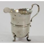 A silver helmet shape cream jug, Birmingham 1907, 9.5cm, 81gm