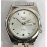 Seiko 5, a stainless steel automatic day/date gentleman's wristwatch, 7S26-02E0, visible movement