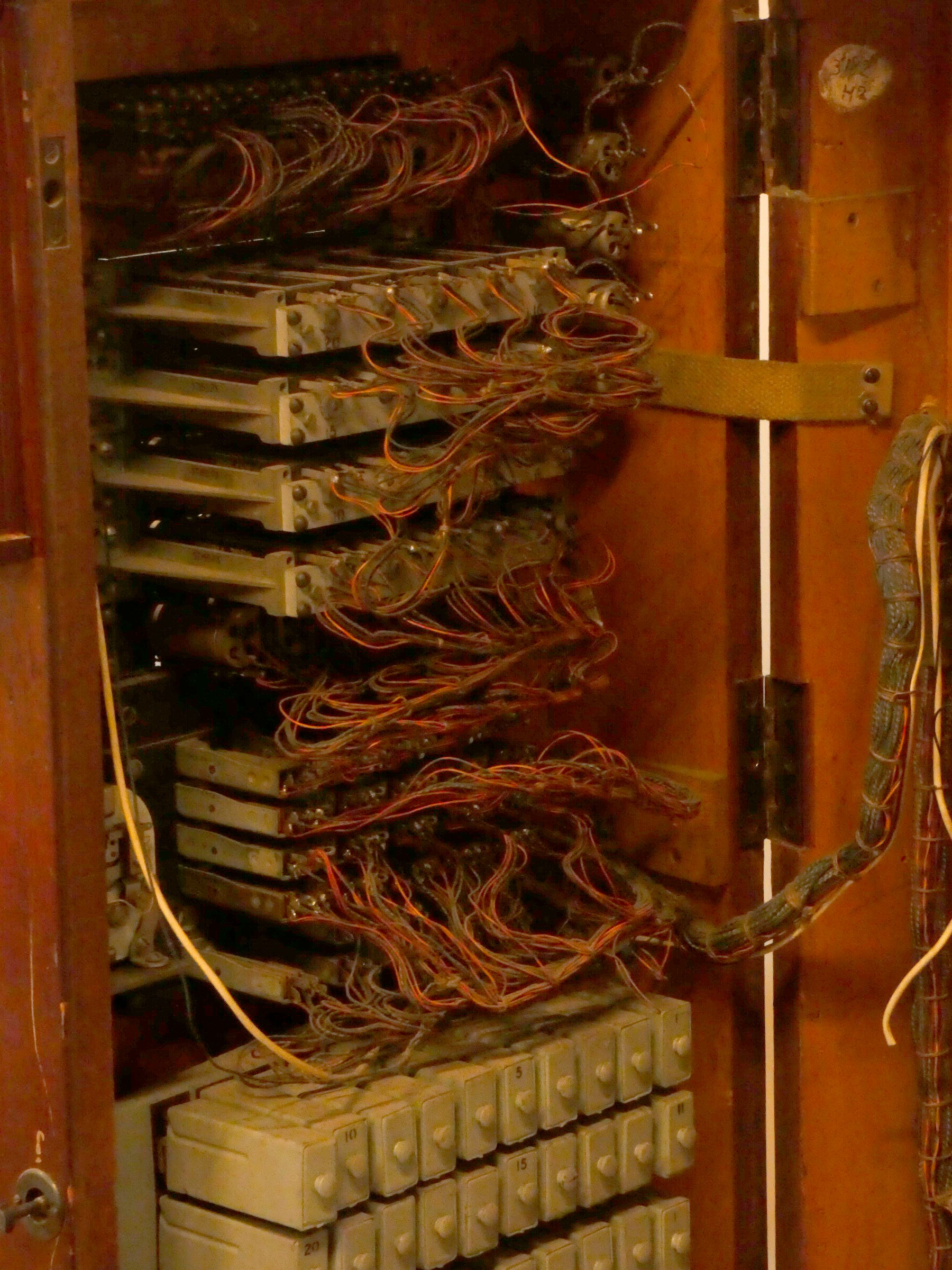 A private manual branch exchanges Switchboard CB 873 MK7, - Image 2 of 5