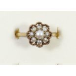 A 9ct gold and cultured pearl cluster ring, N, 2gm