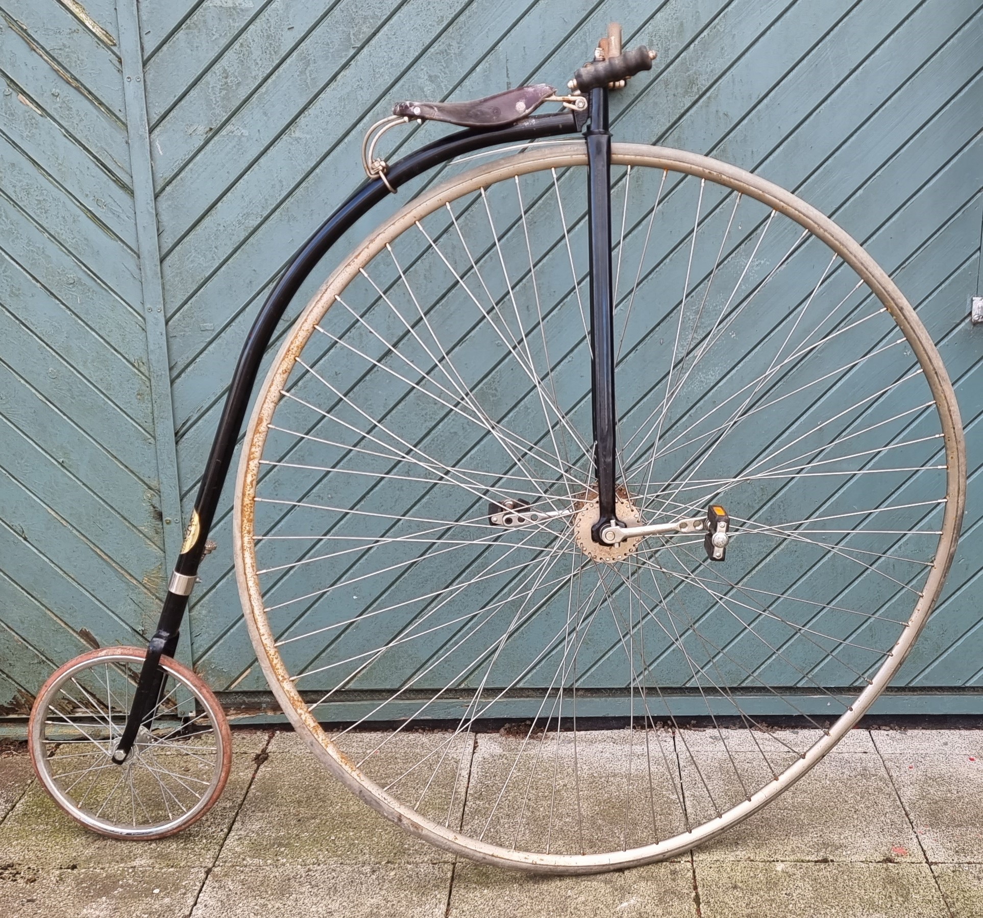 An American replica Ordinary Boneshaker bicycle, serial number 1266, with 50" wheel, black powder