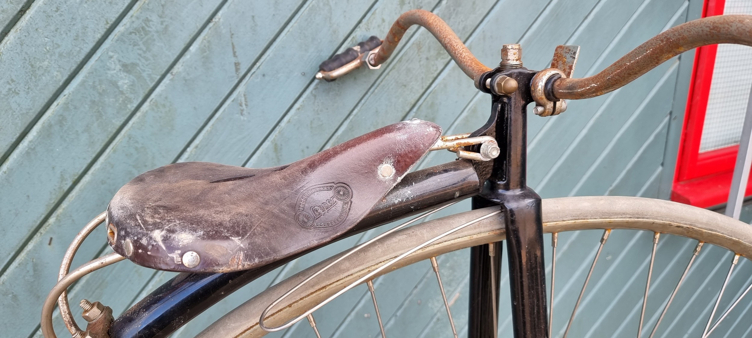 An American replica Ordinary Boneshaker bicycle, serial number 1266, with 50" wheel, black powder - Image 2 of 4