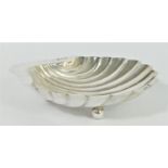 A Victorian silver shell butter dish, Sheffield 1898, raised on three ball feet, 12 x 9.5cm, 59gm