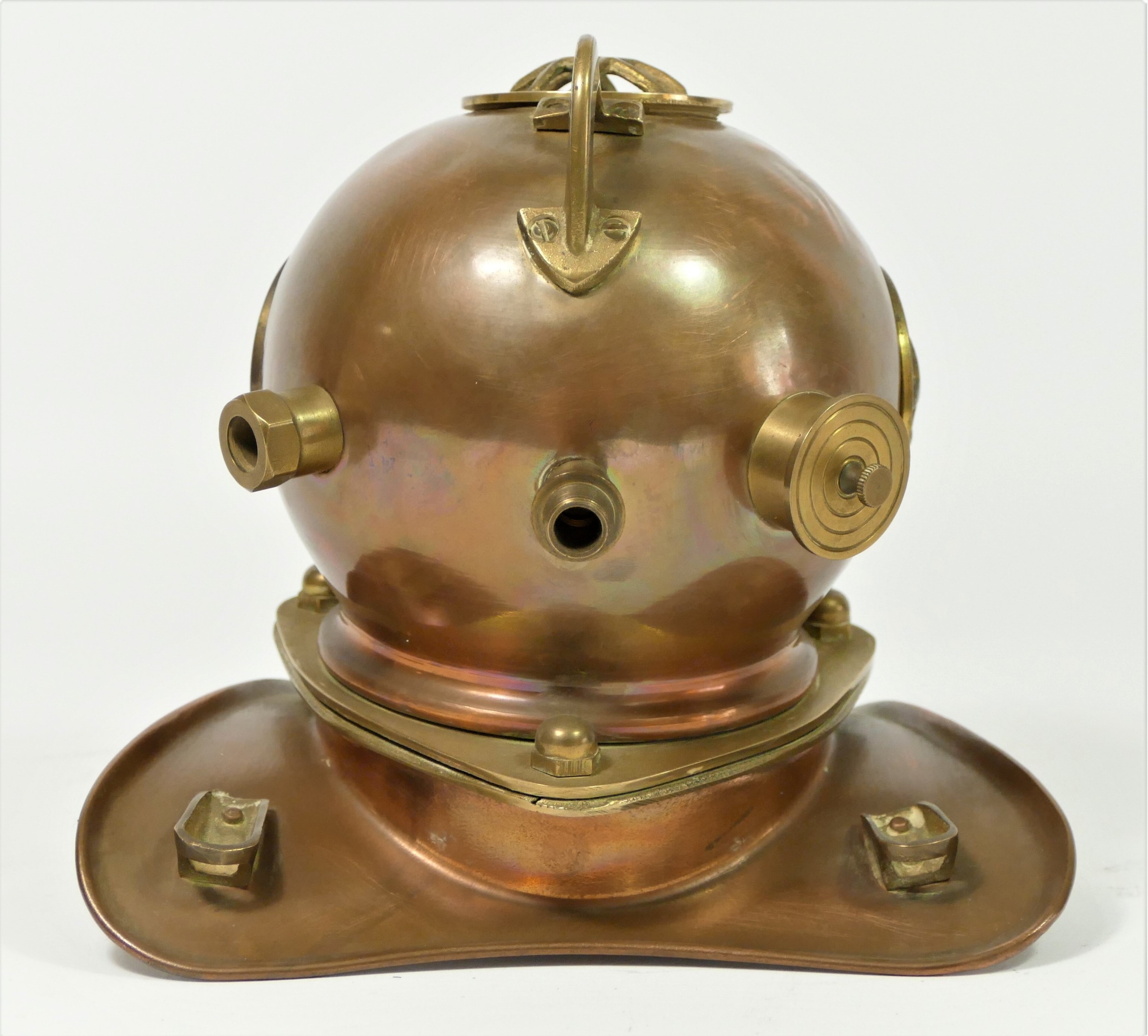 A decorative copper and brass divers helmet, 18 x 18cm - Image 3 of 4